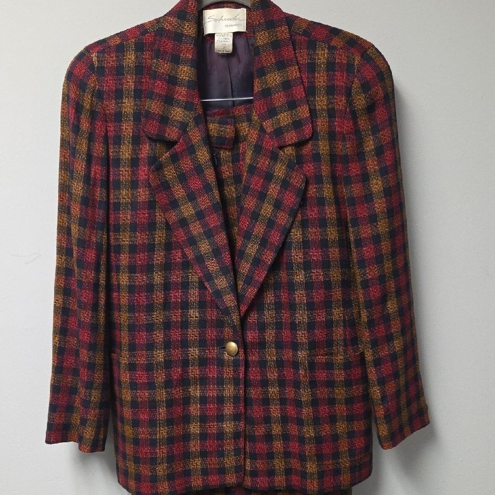 Elegant VENTAGE Checkered Blazer in Red and Yellow